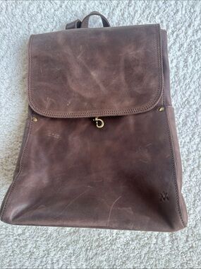 Vintage-Style Brown Leather Backpack with Front Flap